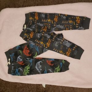 Boy's 5T Children's Place printed sweatpants bundle of 2